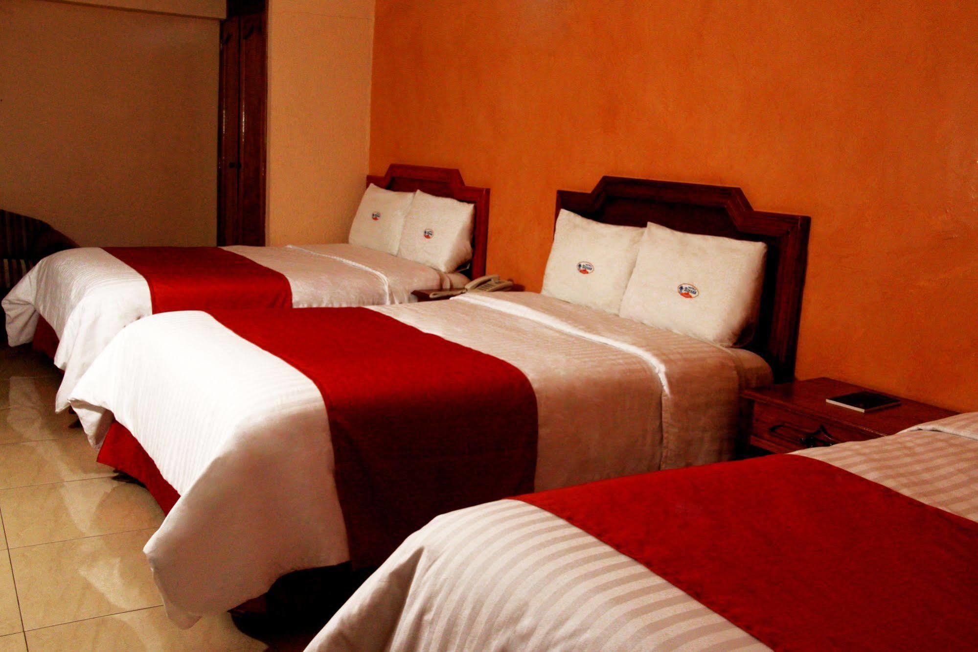 Hotel Atenas Халапа Экстерьер фото
